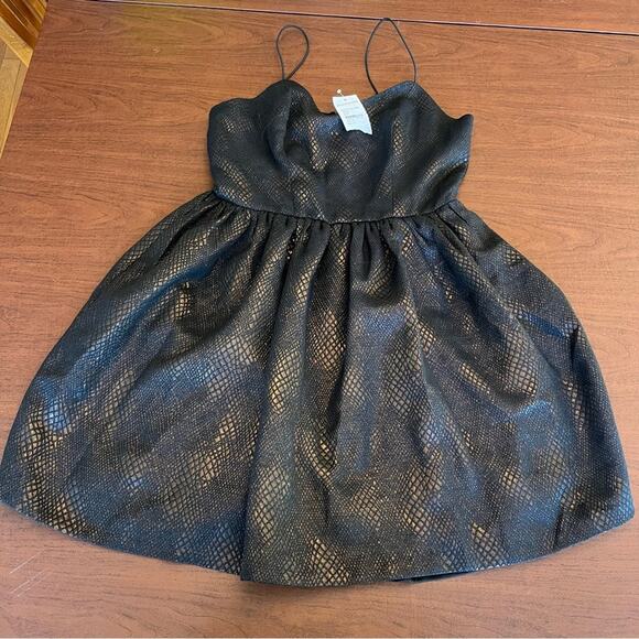 Love...Ady Fit and Flare Dress Black Gold Large - Picture 9 of 16
